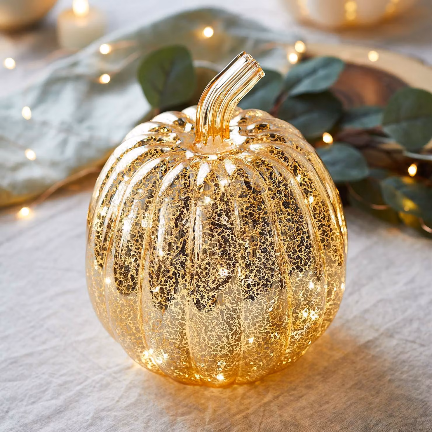 Pompa per acquari con luci LED, decorata con dettagli dorati, altezza 21 cm, alimentata a batteria