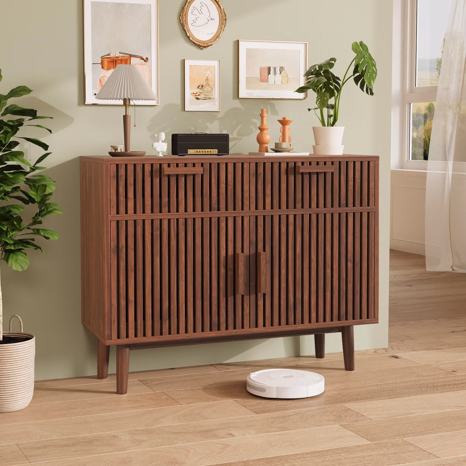 Credenza ProximaX in look noce - cassetti e ante con spazio di archiviazione suddiviso, cerniera soft-close per una chiusura silenziosa