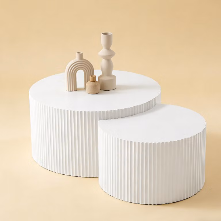 MODFU, set di 2 tavolini da caffè bianchi, tavolino da divano con design a onde e ingranaggi, tavolino laterale con bordi arrotondati, tavolino multifunzionale per il soggiorno