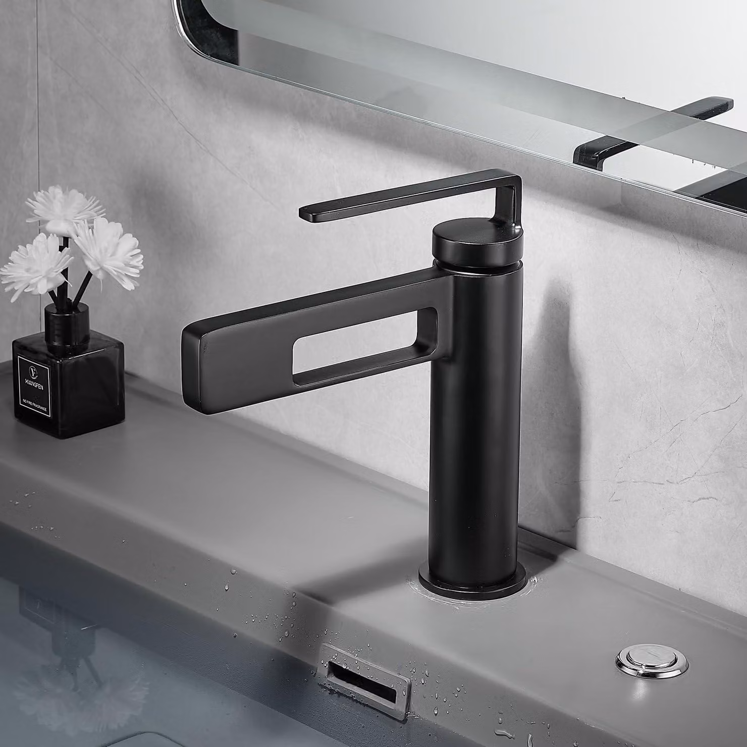 Miscelatore per lavabo, colore nero opaco, monoblocco, monocomando, design moderno