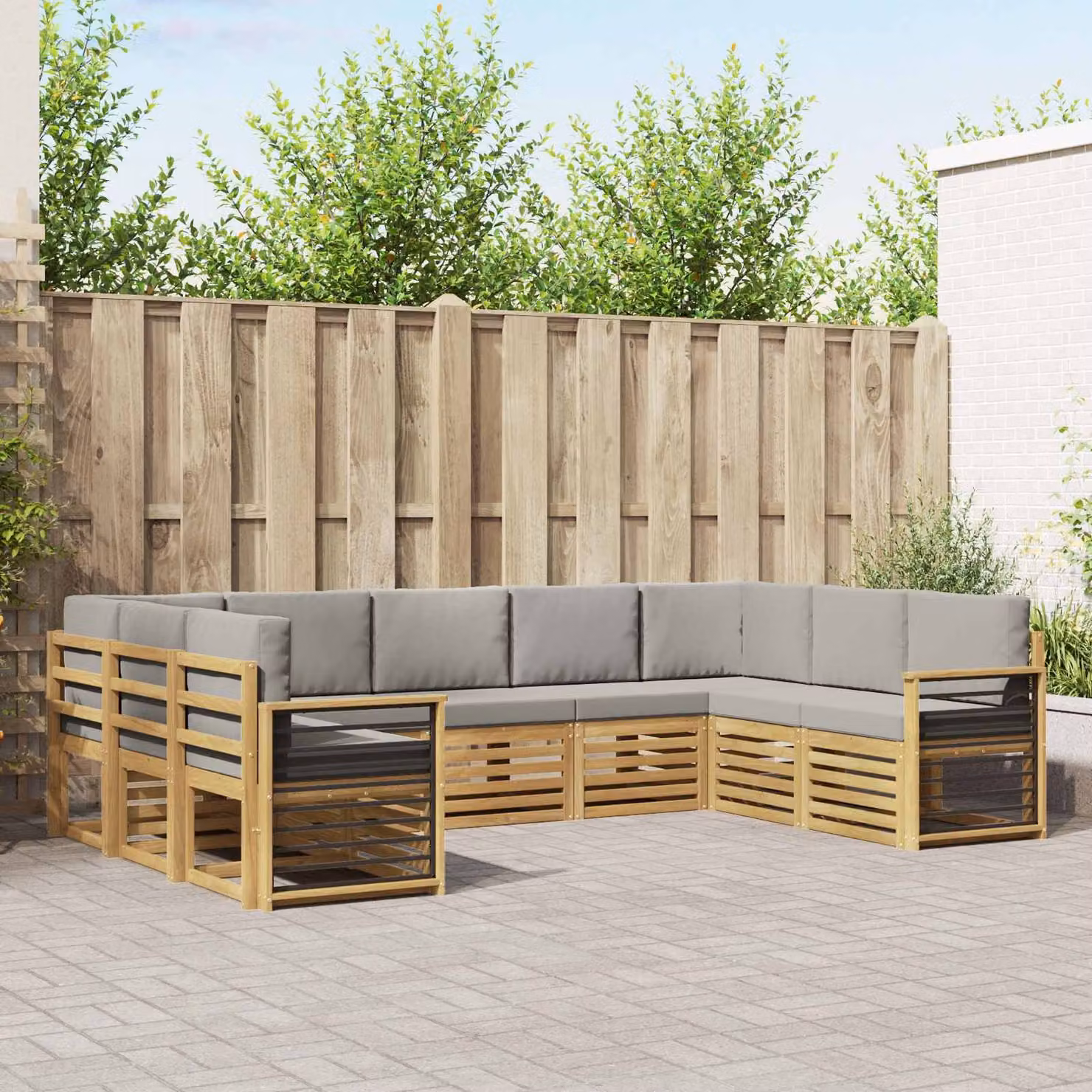 vidaXL Set di divani da esterno a L in legno di acacia con cuscini, Bianco, Grigio e Marrone