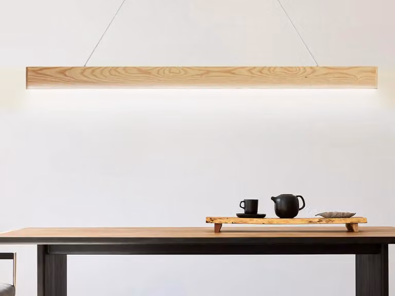 Lampadario in legno sospeso, realizzato in legno massello, con tecnologia LED, 26W / 1500 lumen - WRL0122