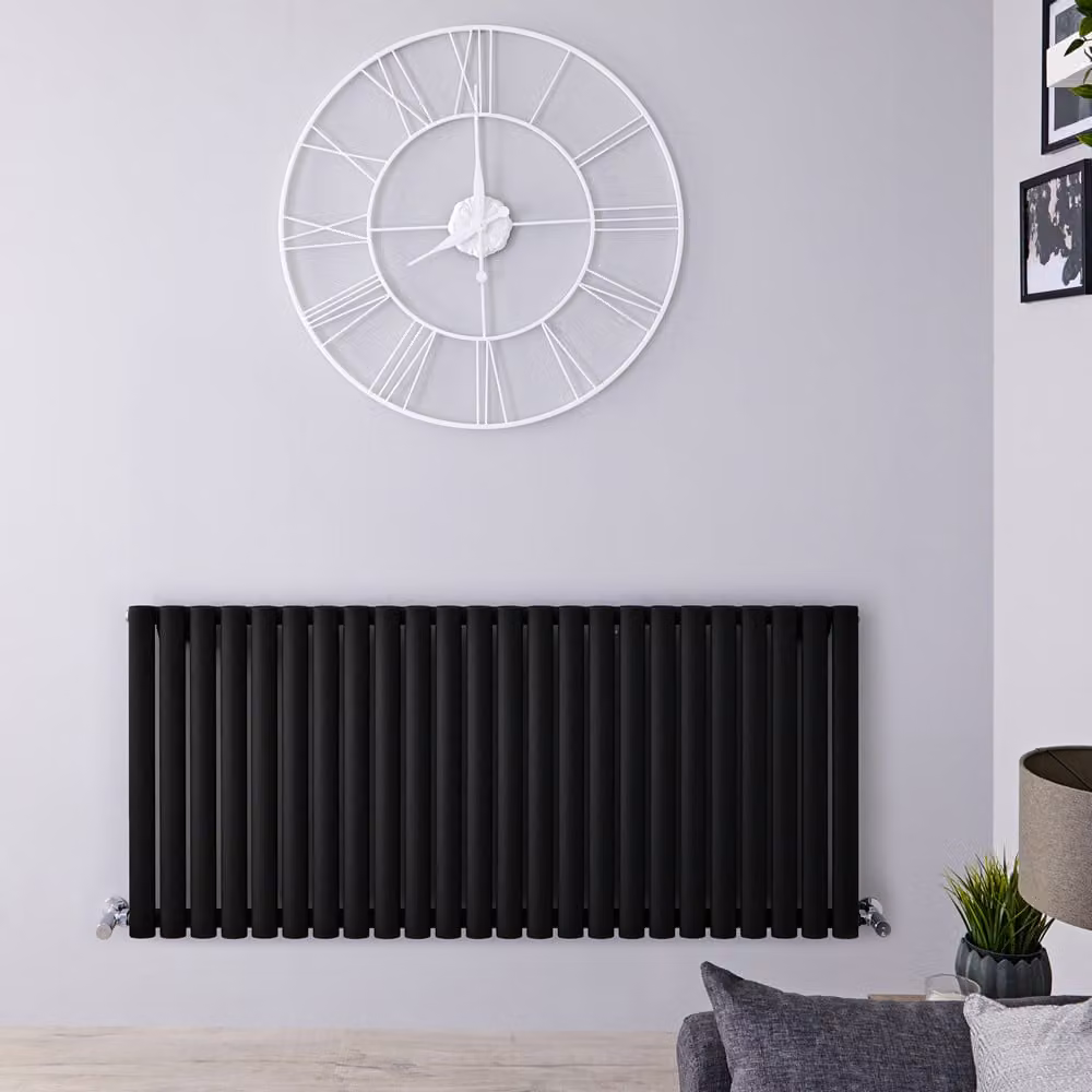 Radiatore Orizzontale HudsonReed Revive in Acciaio Nero Opaco con Alta Resa 1130W L: 141,6 cm, H: 63,5 cm