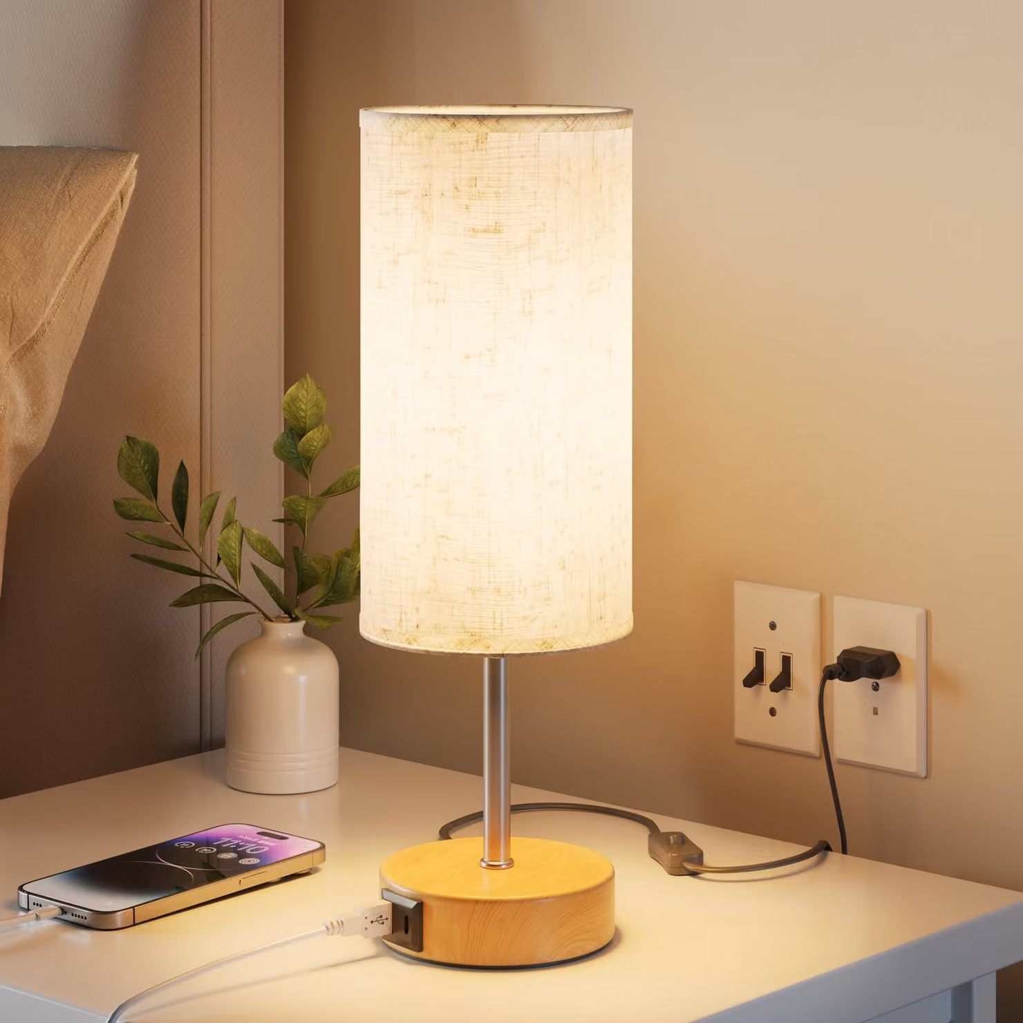 Lampada da comodino UPXNBOR, lampada da tavolo touch con funzione di ricarica e dimmerabile