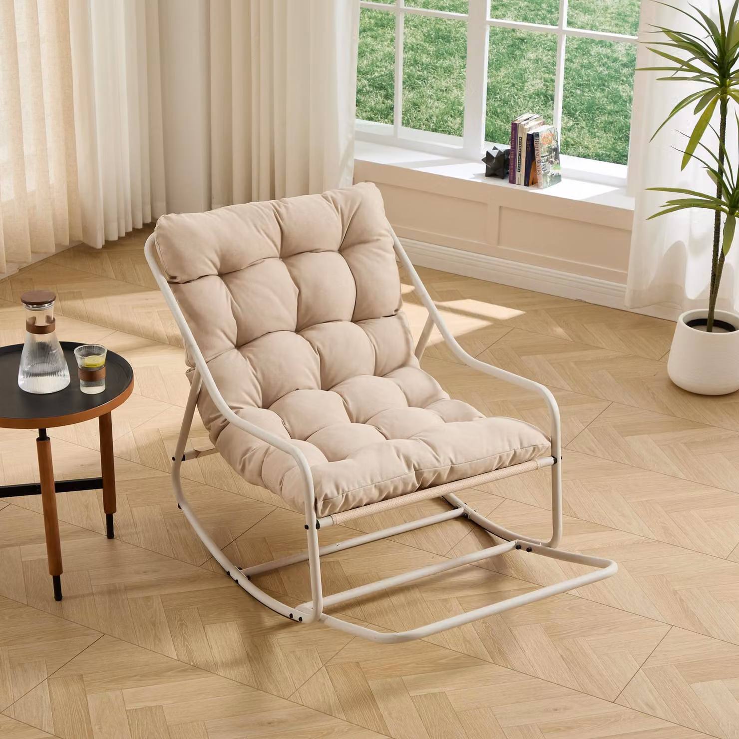 Sedia a dondolo moderna in metallo con cuscino beige per soggiorno, camera da letto o terrazza, L/P/H: 75 x 116 x 82 cm – 2
