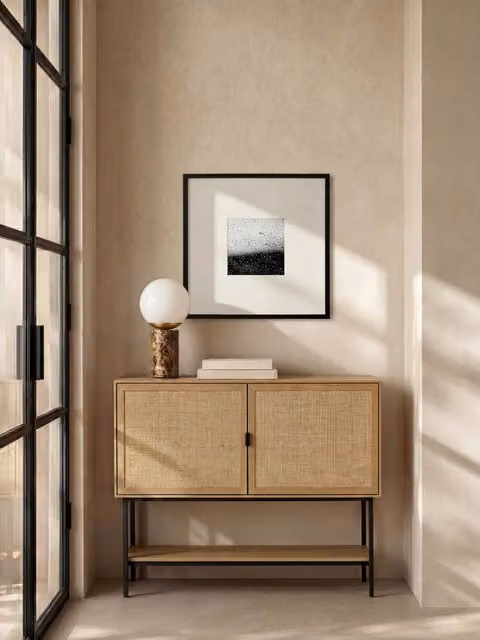 Consolle scarpiere Essie Kenay Home in legno e rattan con ante e ripiani, colore marrone e nero