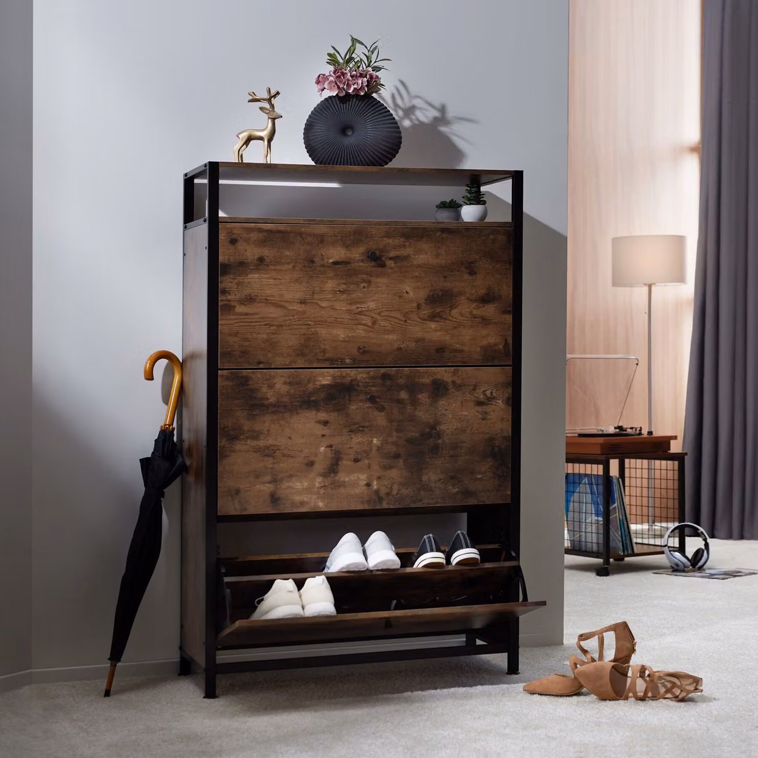 Scarpiera Tectake in stile industriale con ripiani basculanti, colore marrone e nero, L: 81 cm, H: 130 cm, P: 32 cm – 3