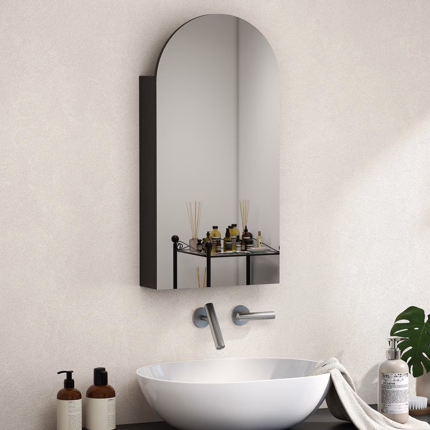 Armadietto da bagno moderno HOMCOM con specchio ad arco, ante con chiusura soft-close e ripiani regolabili, Nero opaco – 2