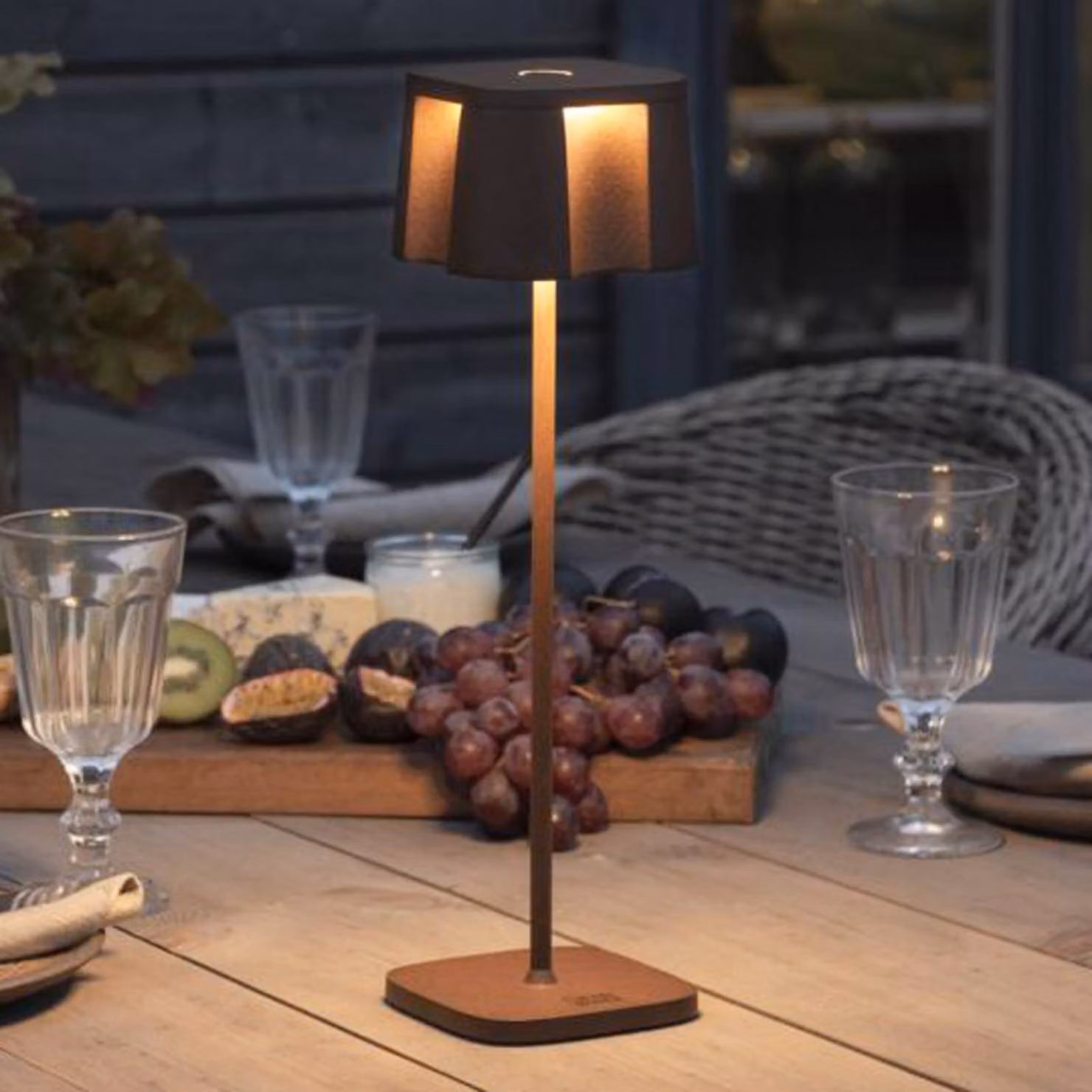 Konstsmide Lampada LED deco Nice, carica USB, ruggine dimmerabile, Marrone / Ruggine, Alluminio, Moderno
