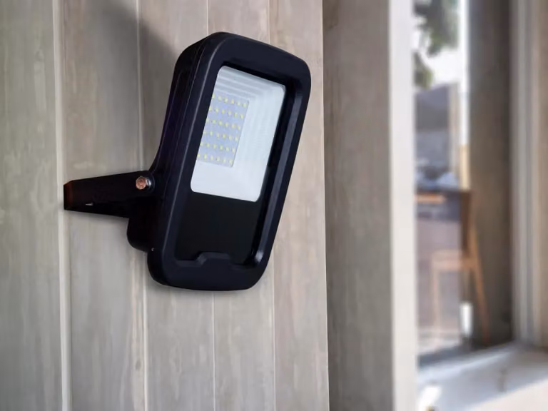 NEDES Riflettore LED esterno professionale, 30W / 5000K / Nero - LF6023