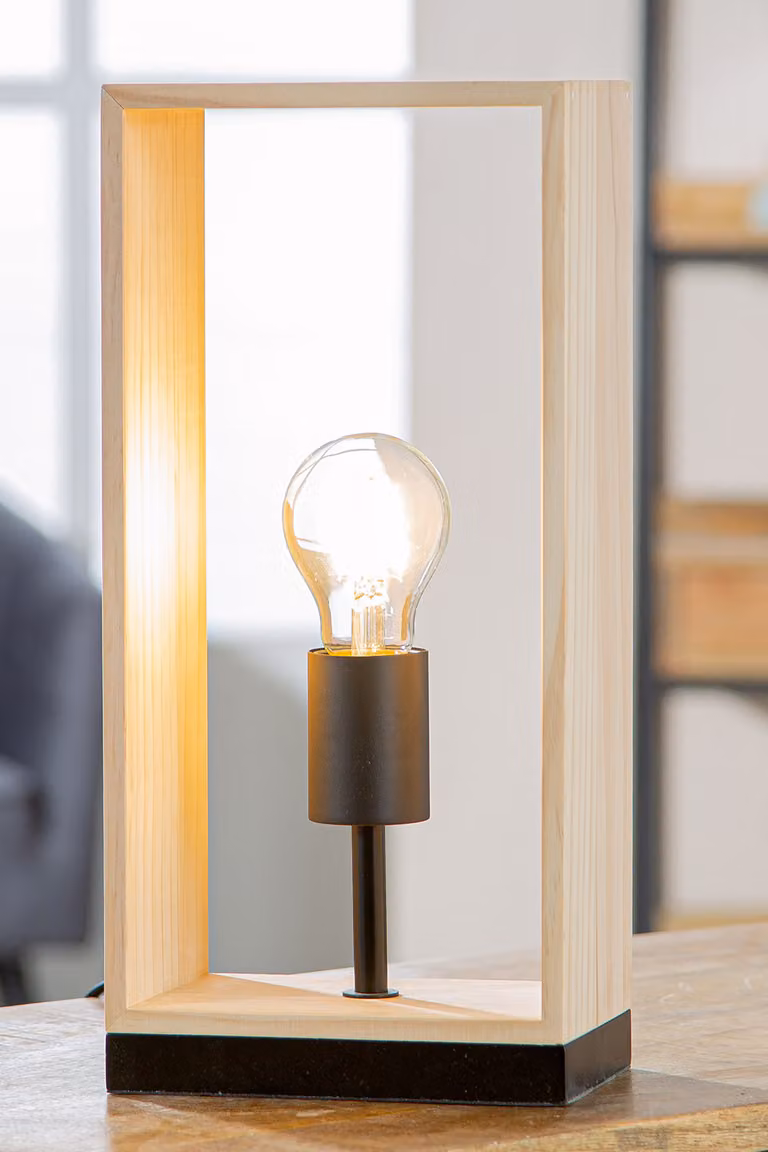 Lampada da tavolo Gilde, forma scatola, legno, colore naturale, confezione da 2.
Altezza: 36,00 cm
Larghezza: 16,50 cm
Profondità: 10,00 cm
Codice prodotto: 59309