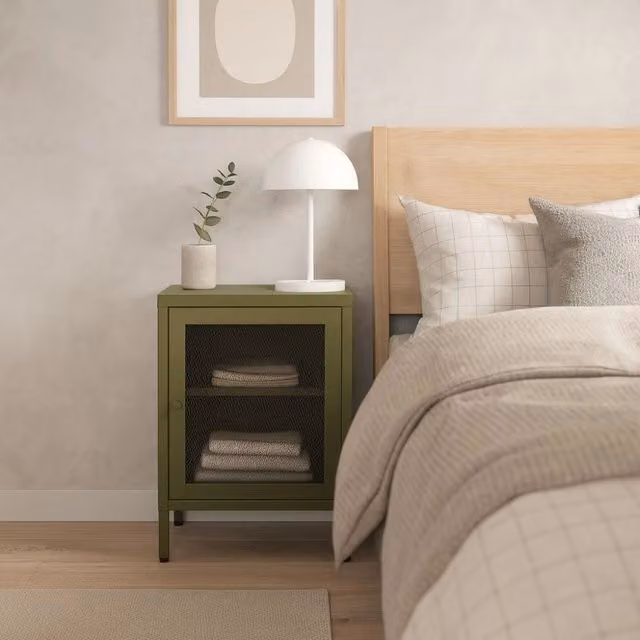 Comodino Fayna Veriaffari in metallo verde con anta reticolata design industriale L: 40 cm, P: 35 cm, H: 60 cm