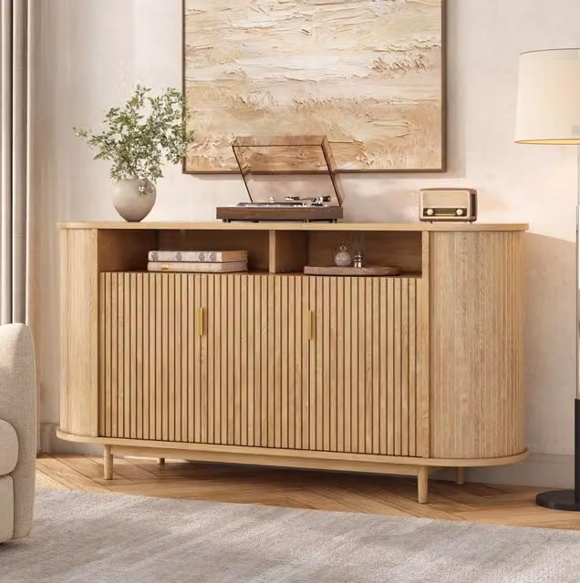 Sideboard moderno a 3 ante con struttura a linee verticali; 140 cm; in MDF e truciolare; naturale