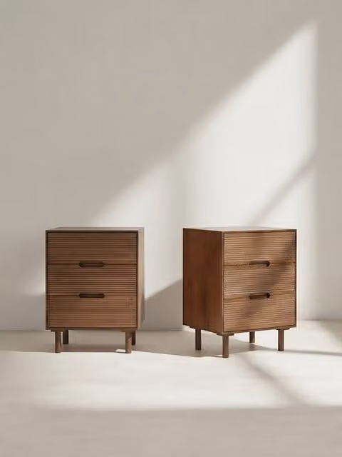 Set di 2 comodini Moena in legno di mango marrone con 3 cassetti Kenay Home