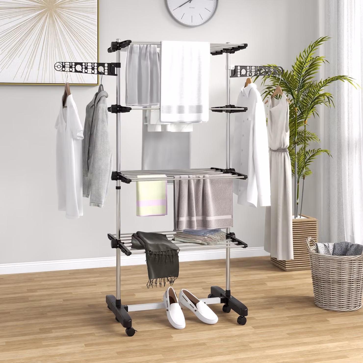 Stendino Verticale HOMCOM con 4 Ripiani Regolabili, Pieghevole e con Ruote, in Acciaio e Plastica, L 142 cm x P 55 cm x H 172 cm, Nero e Argento – 2