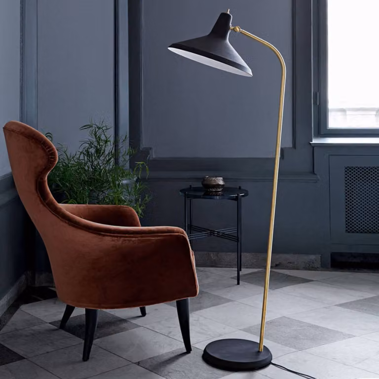 GUBI Lampada da terra di design G-10, Nero, Soggiorno / Sala da pranzo, Metallo, Design, Lampada da terra