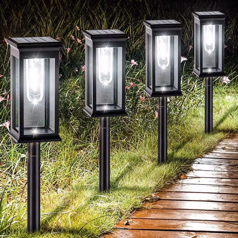 8 luci solari, grado di protezione IP65, luce bianco caldo, con accensione automatica, ideali per illuminare vialetti e giardini