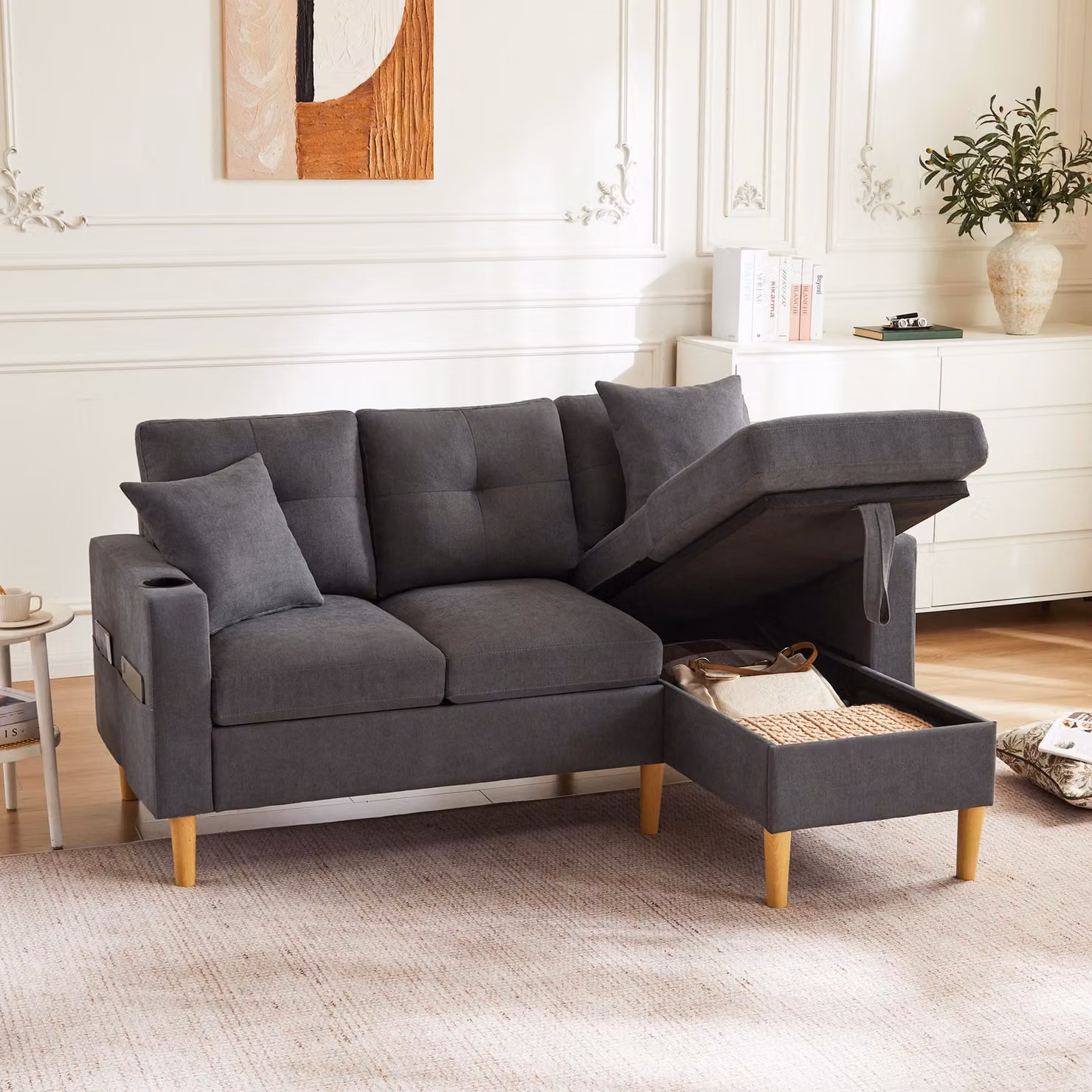 Divano moderno a forma di L Fortuna Lai, divano a 3 posti con chaise longue, vano portaoggetti, portabevande integrato, fornito con 2 cuscini, adatto per soggiorno, ufficio, appartamento, ecc., video disponibile