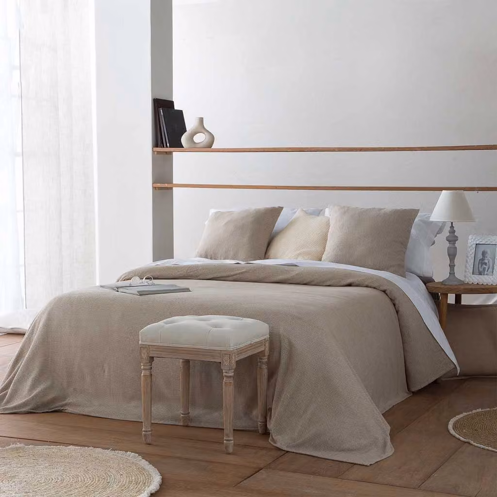 Sgabello WANDERLUST DECO in legno e tessuto marrone e beige L/P/H: 41 x 41 x 48 cm – 2