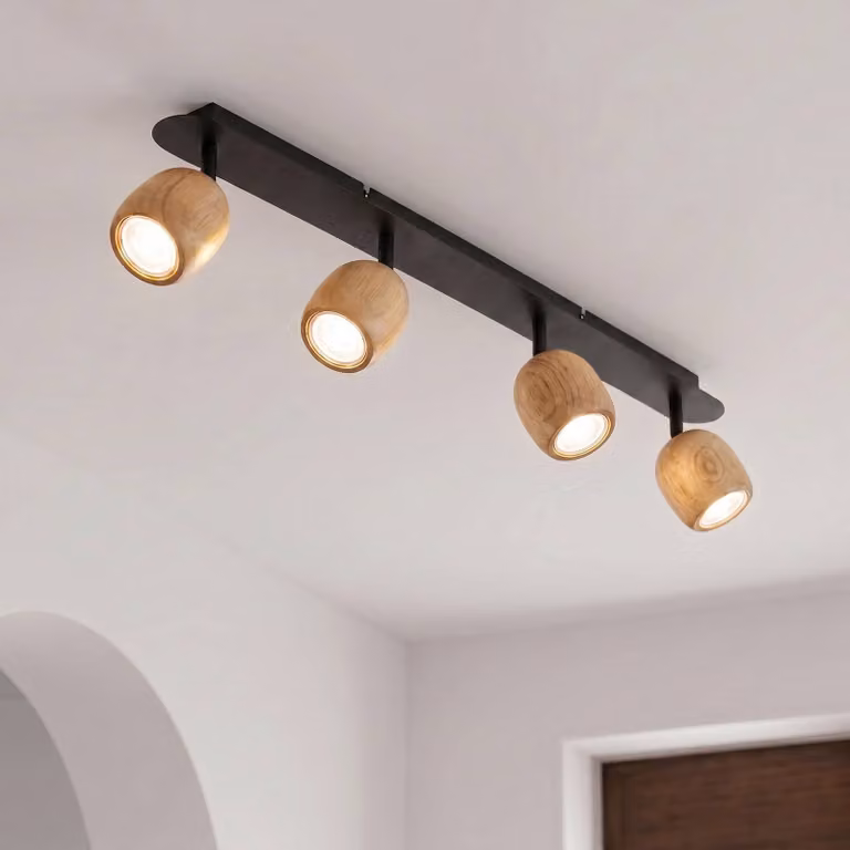 Faretto da soffitto Lindby Sloane, a 4 luci, legno/nero, GU10 Sloane Lindby, dimmerabile, Legno chiaro, Soggiorno / Sala da pranzo, Legno, Moderno, Faretto