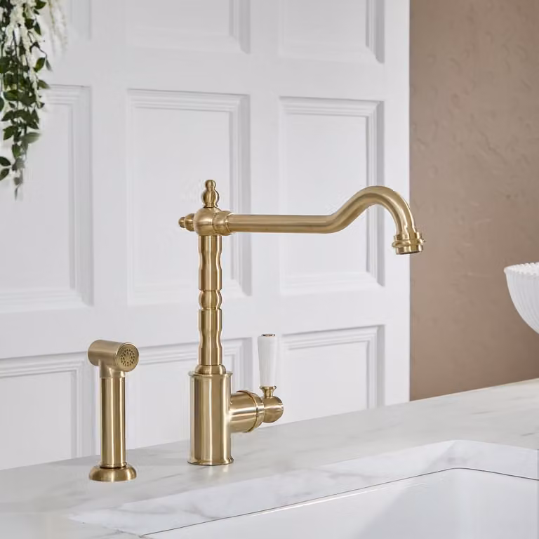 Miscelatore Cucina Classico a Leva con Spray Estraibile - Finitura Oro Satinato