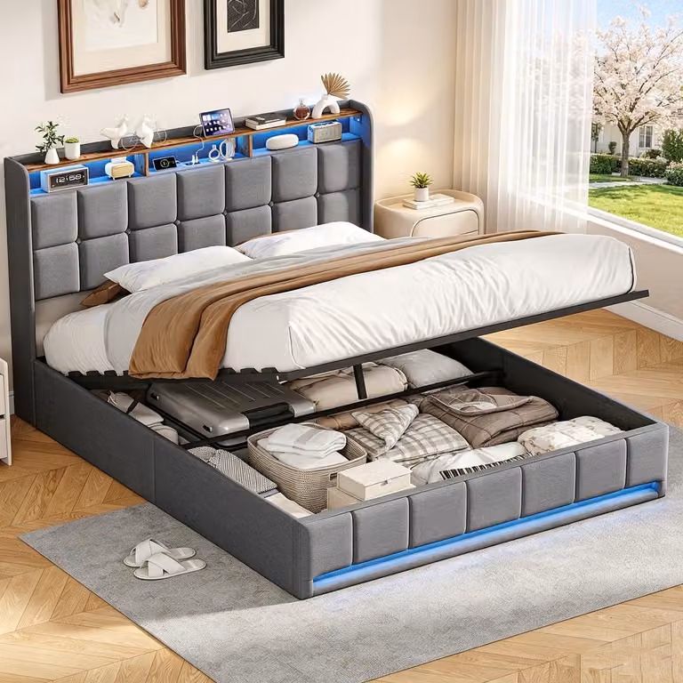 Letto matrimoniale con boxspring 160x200, dotato di luci LED e porte USB/C, struttura imbottita con spazio contenitore a sollevamento idraulico e rete a doghe. Tessuto: lino, colore: grigio