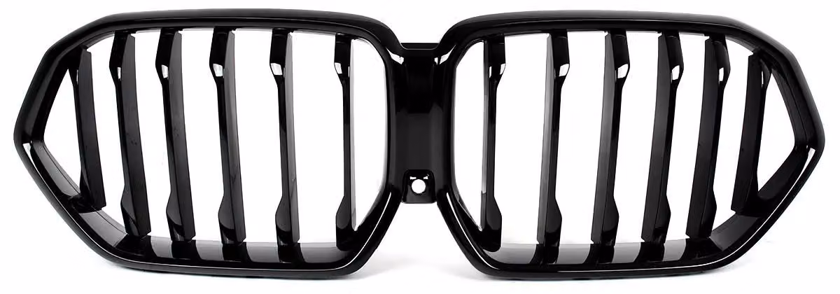 Griglia anteriore, realizzata in plastica ABS resistente, con un design migliorato e un aspetto più elegante, disponibile in nero lucido