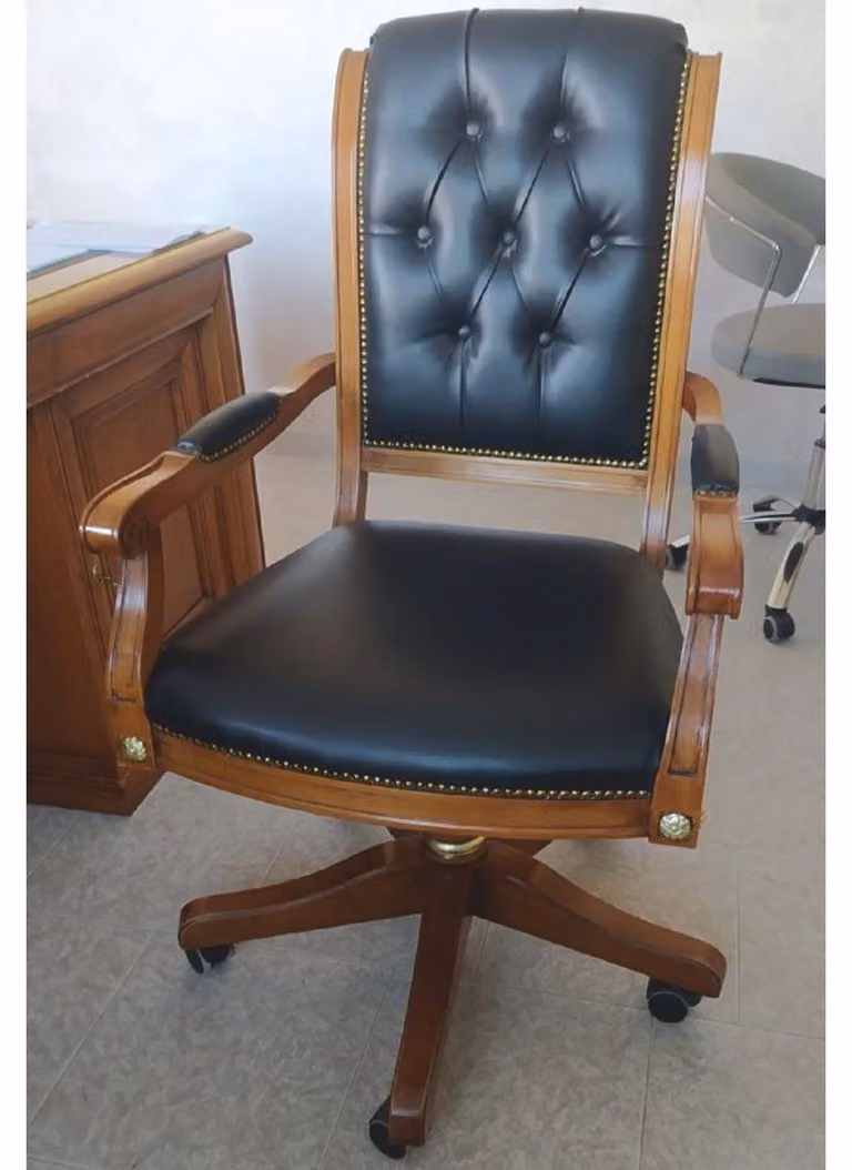 Casa Padrino Luxury Baroque Leather Office Chair Chesterfield nero / marrone - sedia da ufficio barocca regolabile in altezza in vera pelle di alta qualità - mobili da ufficio in stile barocco - lusso di qualità - Italy