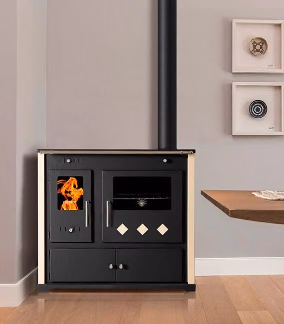 Cucina a legna Practik Lux Eco da 9,5 kW con forno, piano cottura in Vetroceramica ed efficienza A+