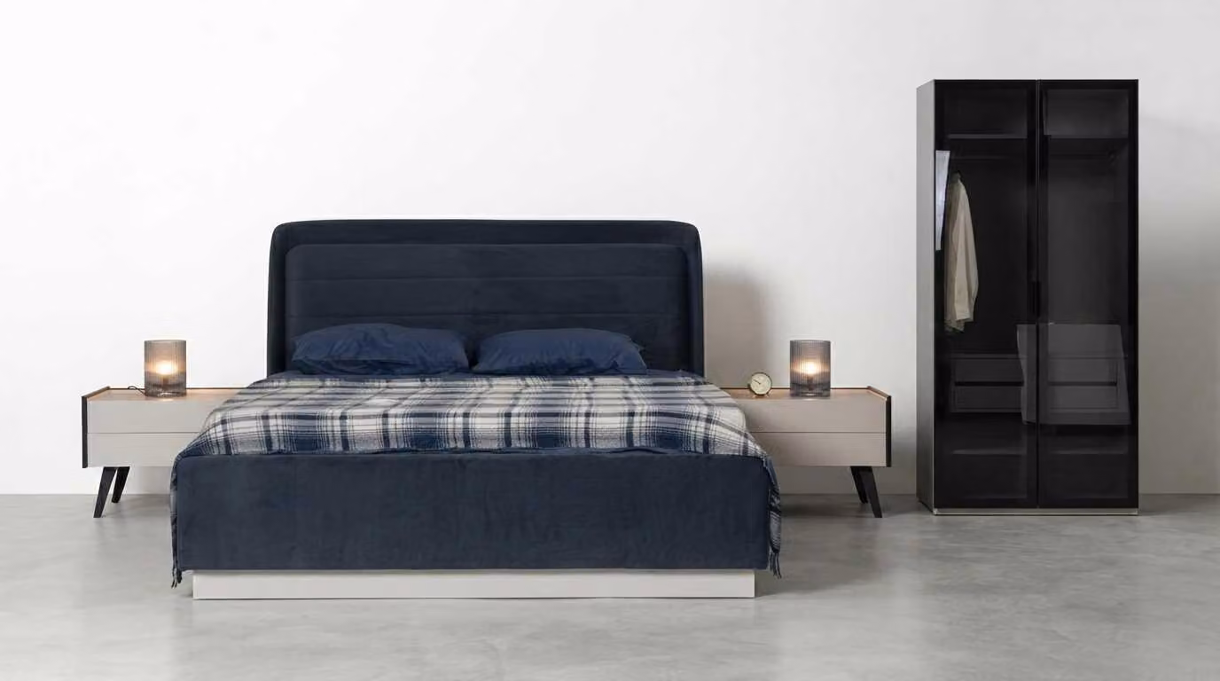 Set per camera da letto: letto, 2 comodini, armadio. Design moderno, colori blu e nero, elegante