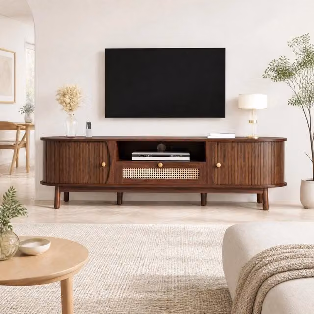 Mobile TV in stile rustico con ante scorrevoli e cassetti effetto rattan; 165 x 37 x 46 cm; noce