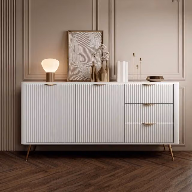 Madia Halilala DMORA con 3 cassetti, credenza moderna in legno e metallo, Bianco e Oro, L: 163 cm, P: 38 cm, H: 81 cm – 1