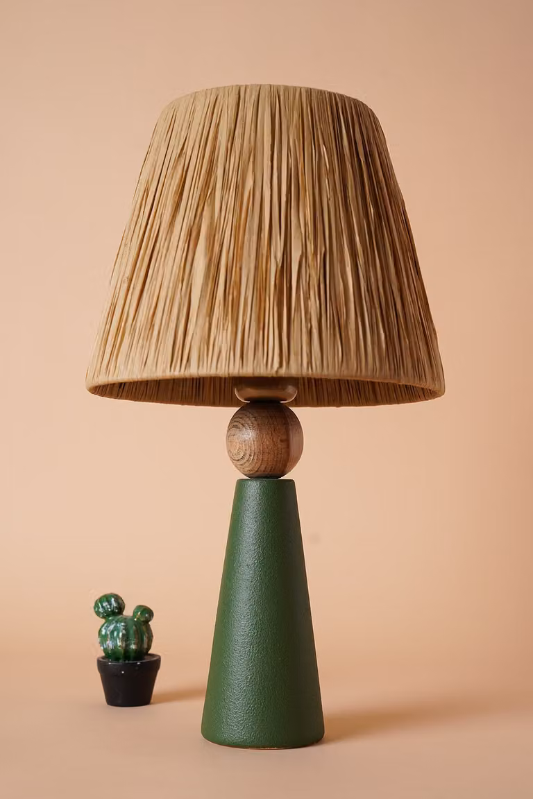 Opviq, lampada da tavolo di alta qualità, corpo in Vetroceramica, larghezza 24 cm x altezza 46 cm, attacco E27 max. 40 W, tonalità di verde e marrone, stile boho-rustico, perfetta per salotti eleganti.