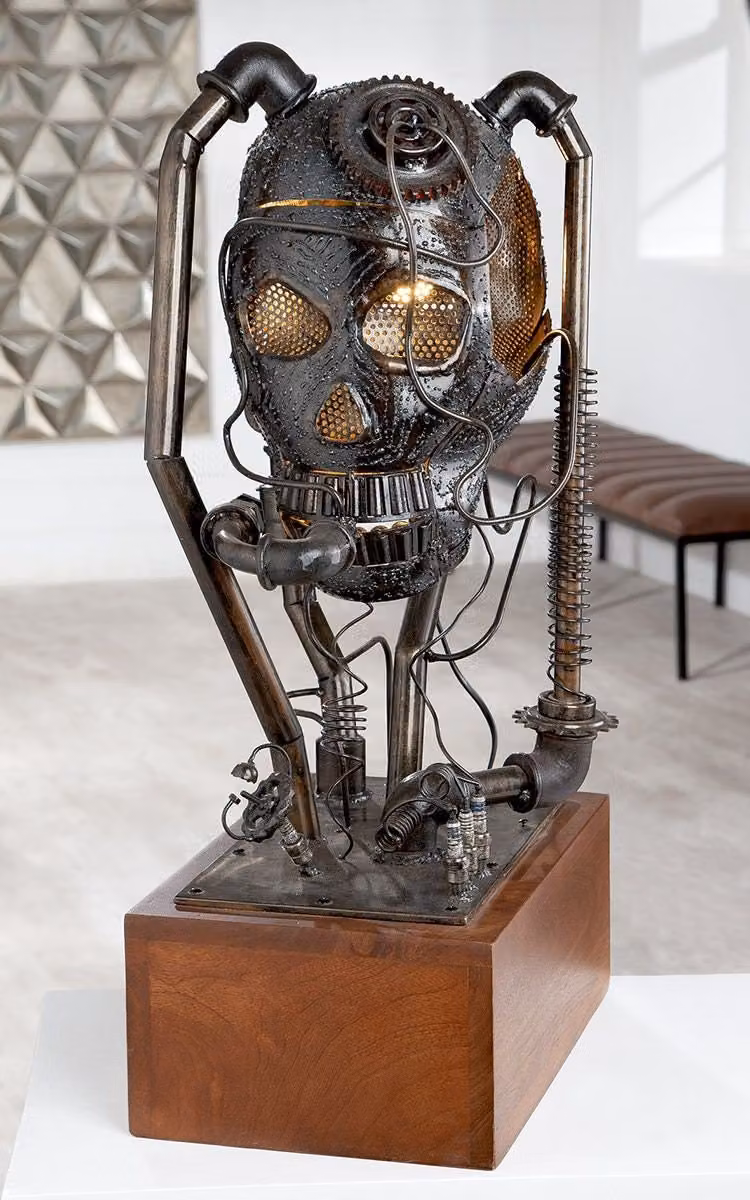 Lampada da terra Gilde, modello "Cyberpunk", motivo teschio, metallo, color argento, confezione da 1, lunghezza 38 cm, larghezza 28 cm, altezza 72 cm. Codice prodotto: 68065. Codice EAN: 4063387680650