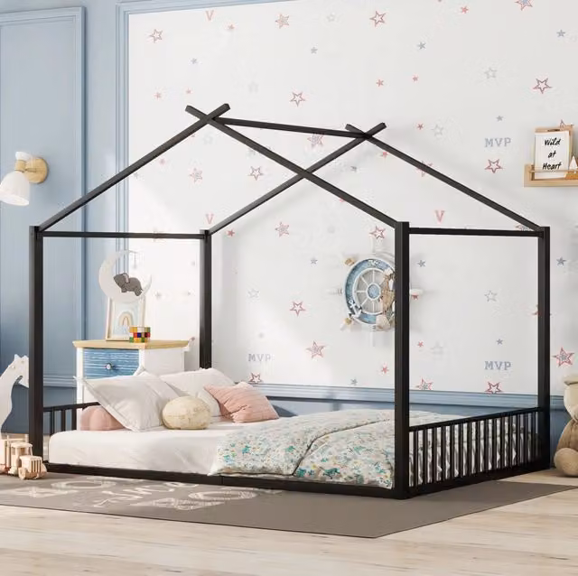 Letto a forma di casa ULEVR 140x200 cm in metallo nero con 14 doghe