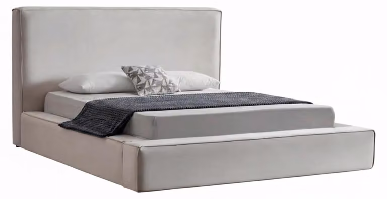 Letto confortevole con struttura robusta e design moderno
