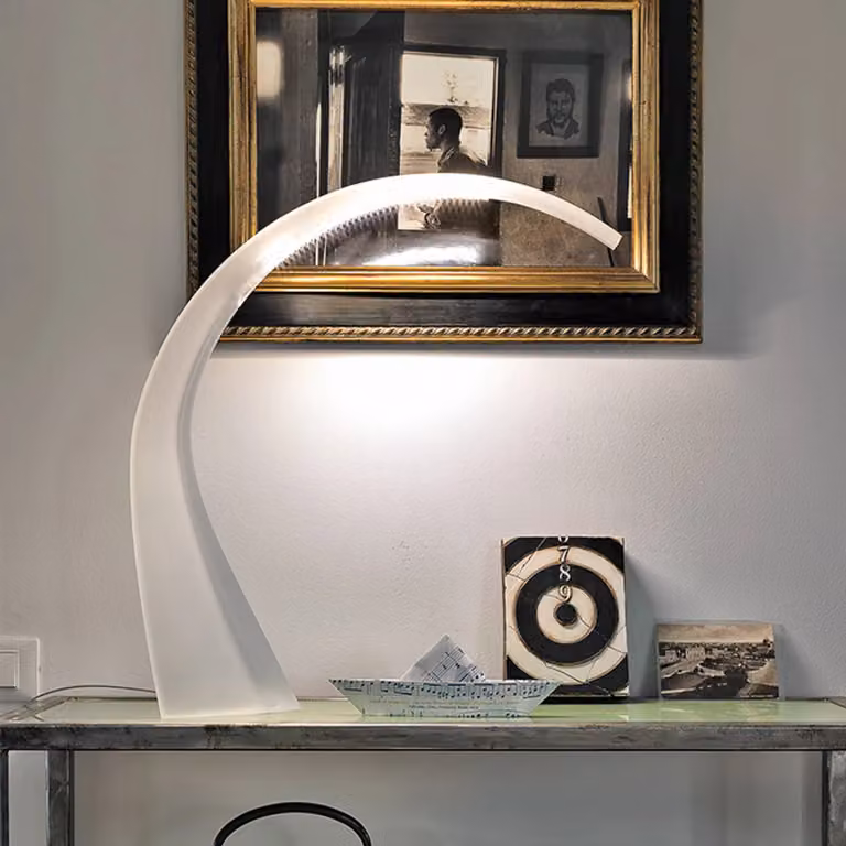 Kartell Lampada da scrivania Taj, Bianco / Opale, Soggiorno / Sala da pranzo, Plastica, Design, Lampada da tavolo LED