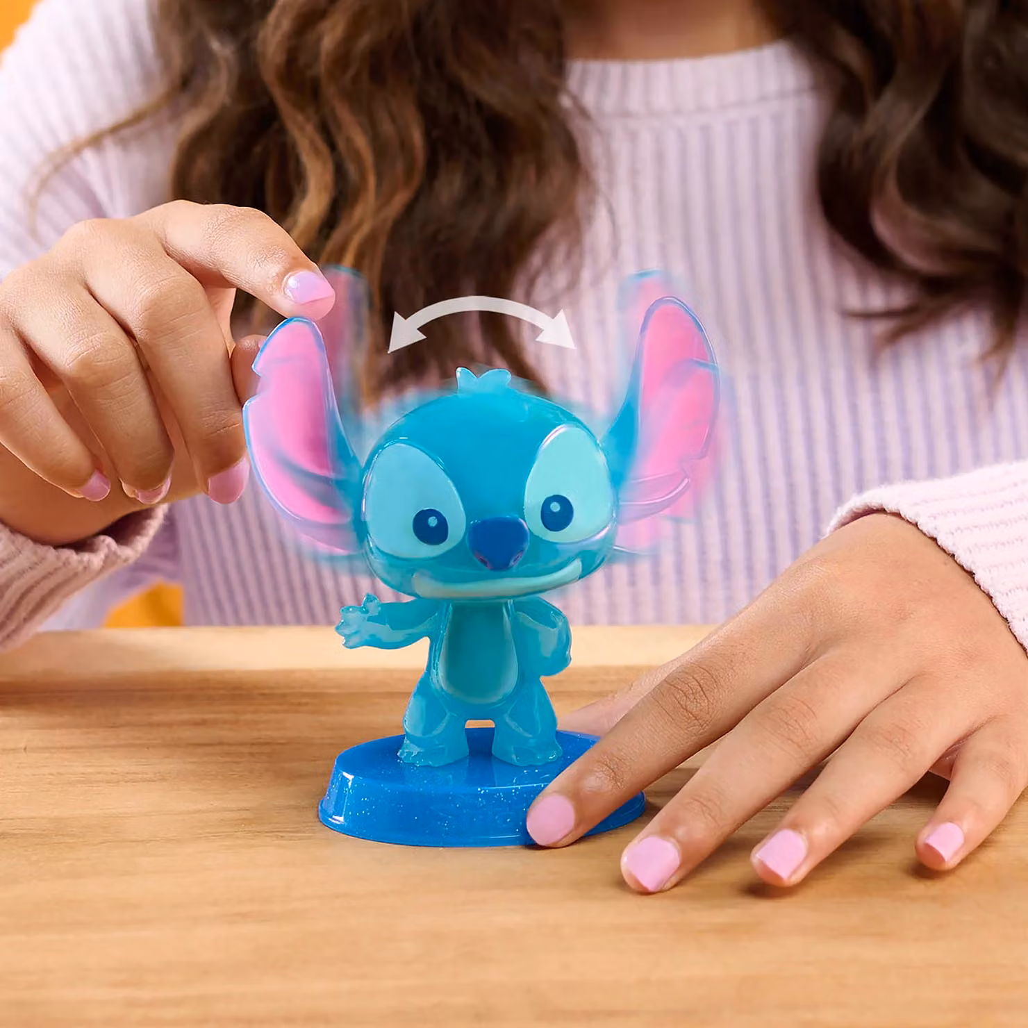 Figura collezionabile Disney Stitch Bobble Head di JUST PLAY, colore blu, Altezza: 12 cm – 2