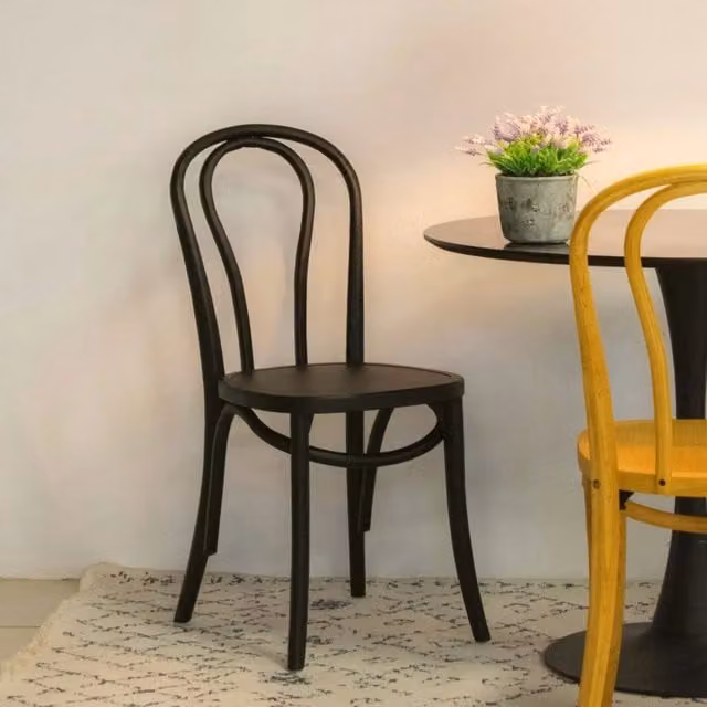 Sedia in legno di betulla nera Akira LÚZETE