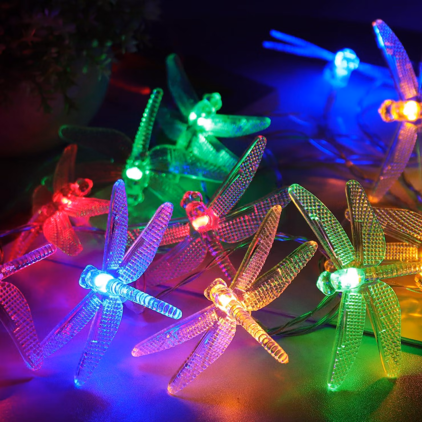 Catena luminosa a forma di libellula, lunghezza 3 metri, 20 LED, alimentazione a batteria, multicolore