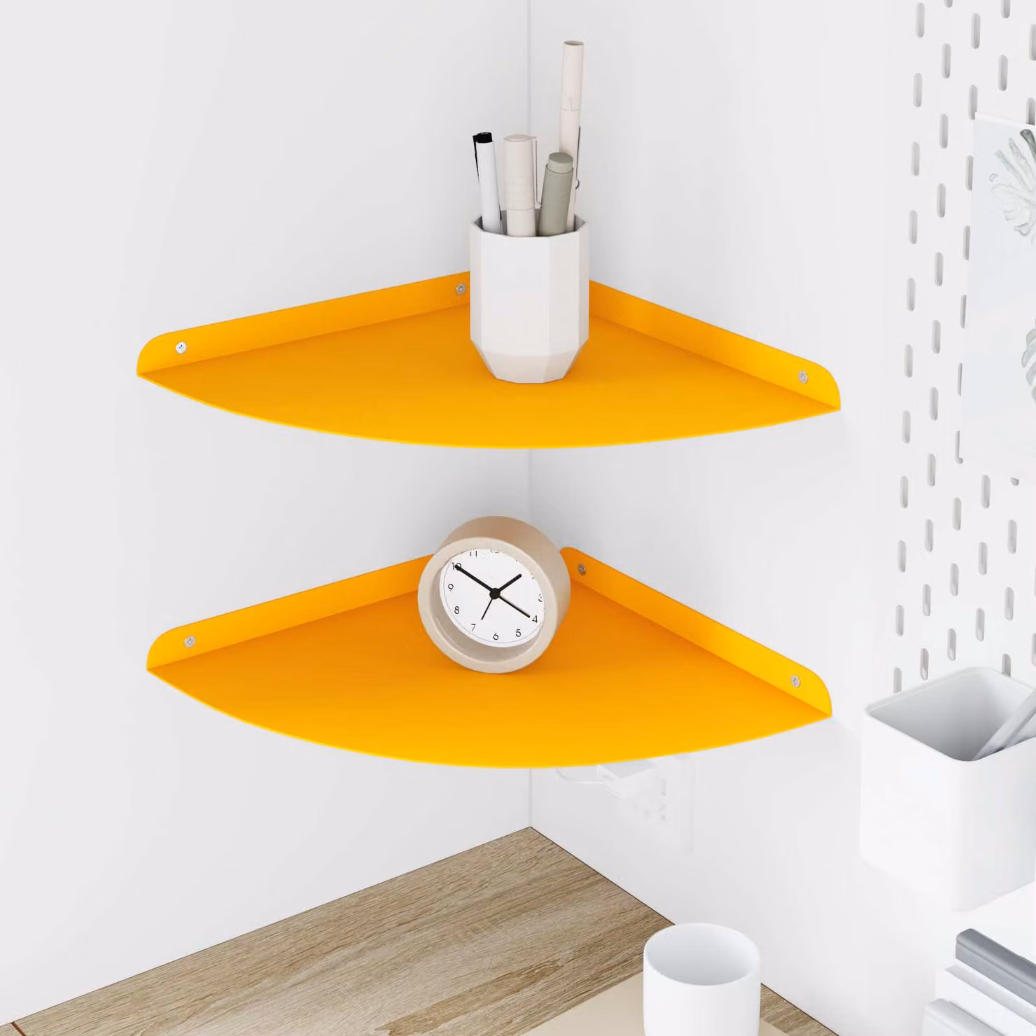 Set di 2 mensole galleggianti da angolo vidaXL in metallo giallo senape opaco per soggiorno, cucina o bagno