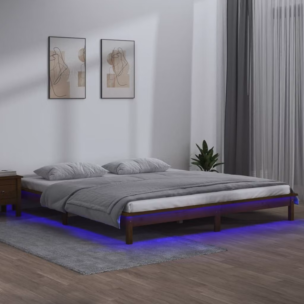 The Living Store Letto in legno massiccio con LED marrone miele 140x190 cm