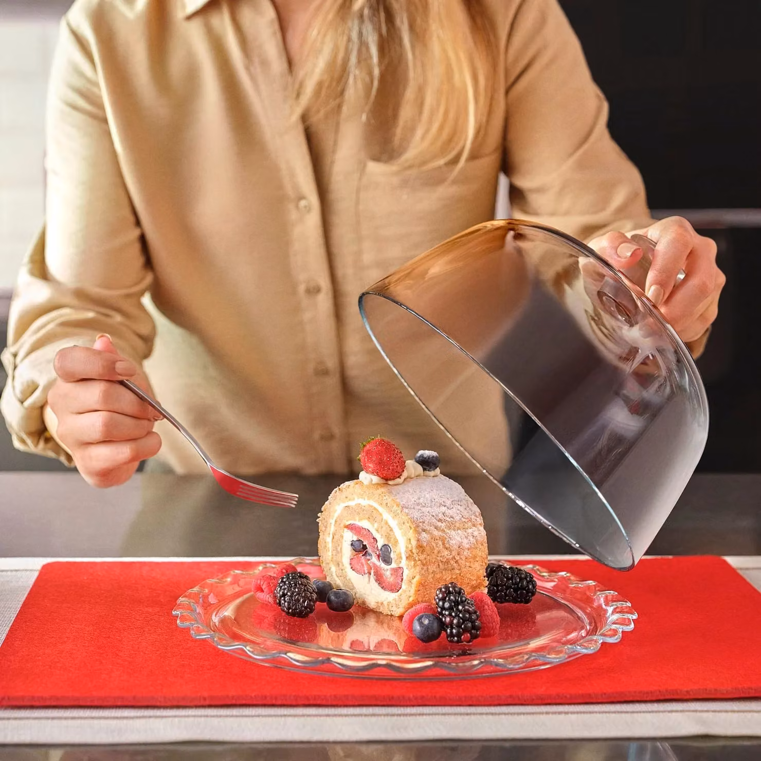 Piatto per torta con campana in vetro trasparente Pasabahce Linea Patisserie, diametro: 26 cm – 2