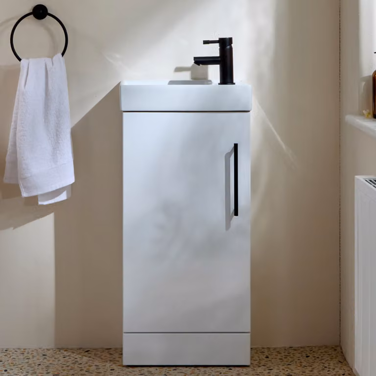 Mobile Bagno a Terra Bianco da 400mm con Lavabo e Maniglia con Barra a T Nera - Cluo