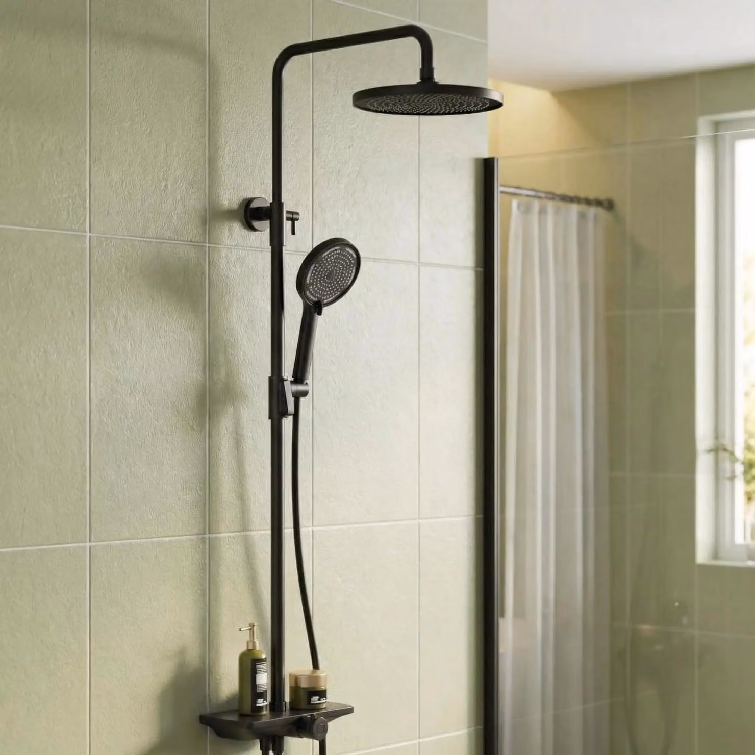 Sistema doccia con barra – Soffione a pioggia rotondo – Altezza regolabile – Doccetta manuale con 3+1 getti – Ripiano – Tubo antiscottatura – Acciaio inossidabile – Nero