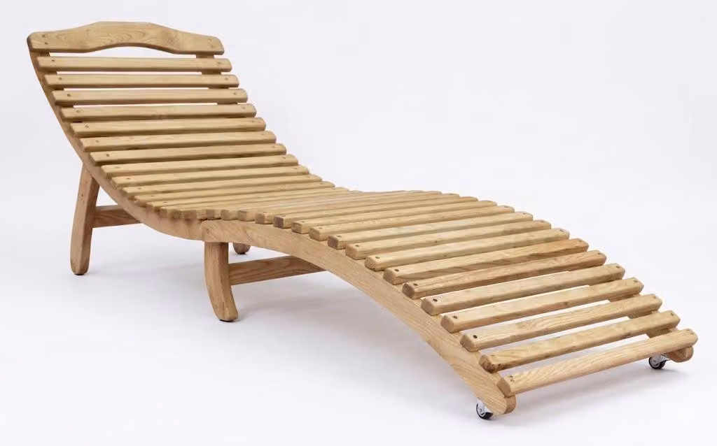 Lettino da piscina, color beige, spazioso, morbido, confortevole, moderno