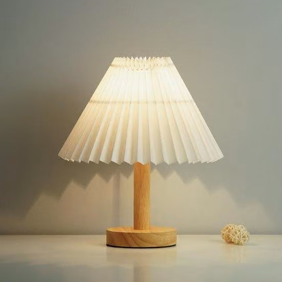 Lampada da comodino compatta con base in metallo beige - Lampada ideale per la camera da letto e il soggiorno