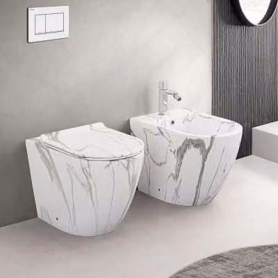 Sanitari filomuro Rimless Tokyo in ceramica effetto marmo bianco con sedile