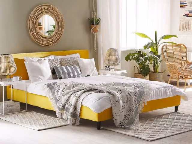 Letto Beliani Super King Size in Velluto Giallo con Rete a Doghe e Struttura Imbottita L/P/H: 180 x 200 x 214 cm