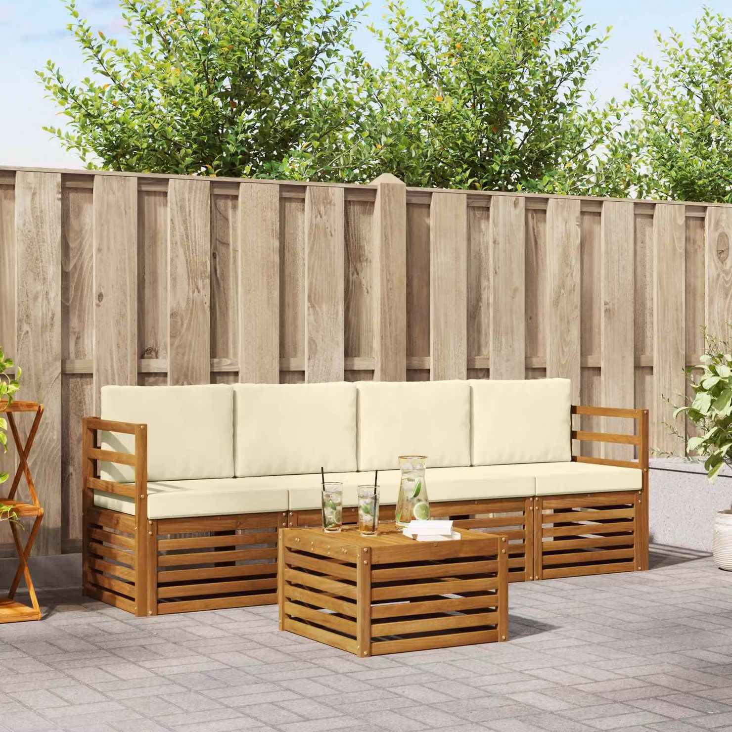 Set di divani da esterno vidaXL 5 pezzi in legno di acacia con cuscini beige e bianco